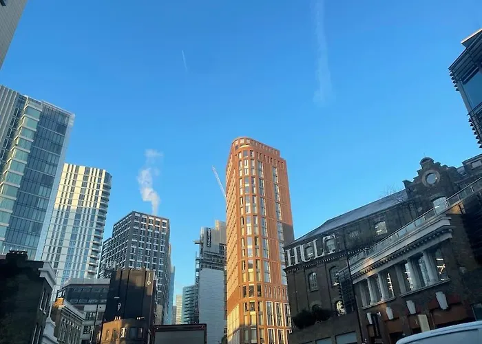 Spitalfields Market Penthouse Flat With Balcony